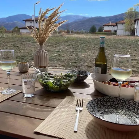 Ferienhaus в 12 и 5 Dolna Banya