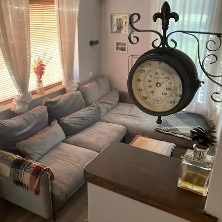 в 12 и 5 * Dolna Banya