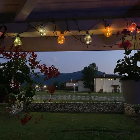 в 12 и 5 * Dolna Banya