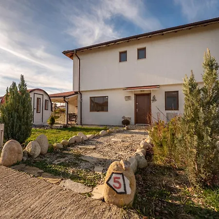 в 12 и 5 Ferienhaus Dolna Banya