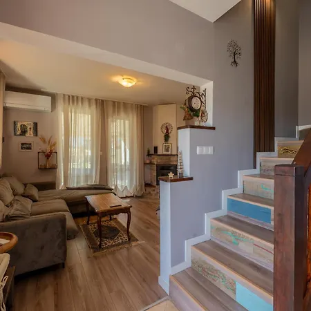 Ferienhaus в 12 и 5