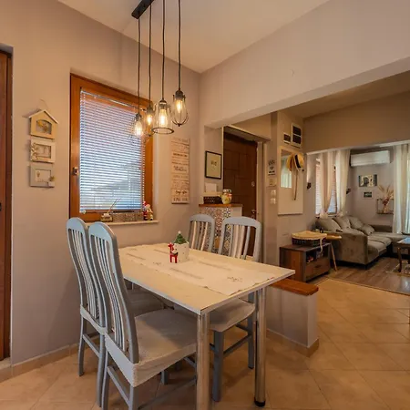 Σπίτι διακοπών в 12 и 5 *