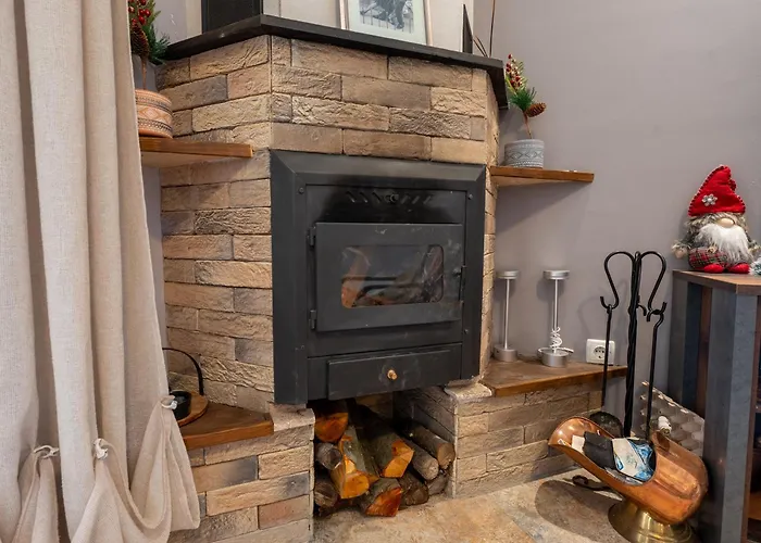 Nyaraló в 12 и 5 *