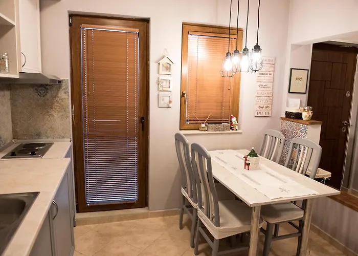 в 12 и 5 Nyaraló *