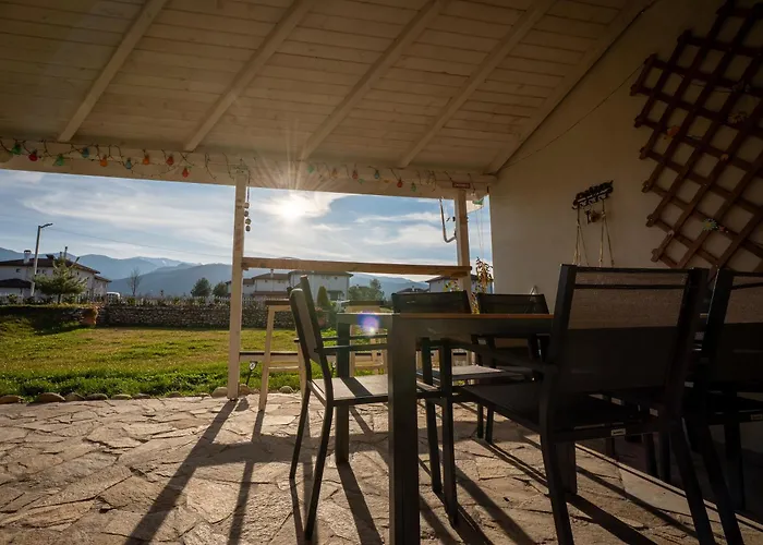 Nyaraló в 12 и 5 *