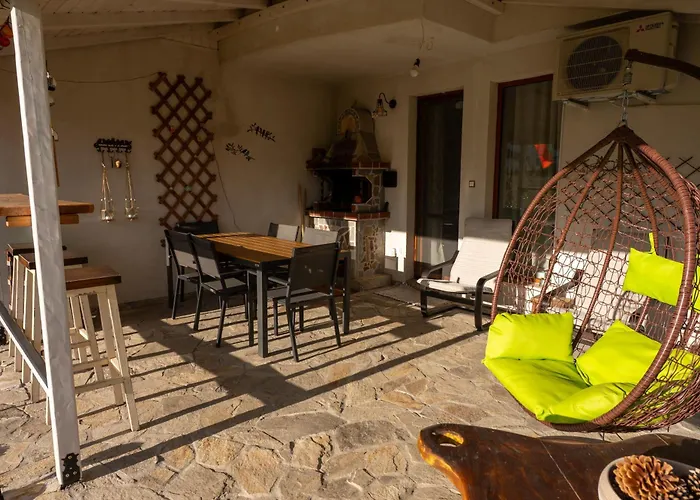 в 12 и 5 * Dolna Banya