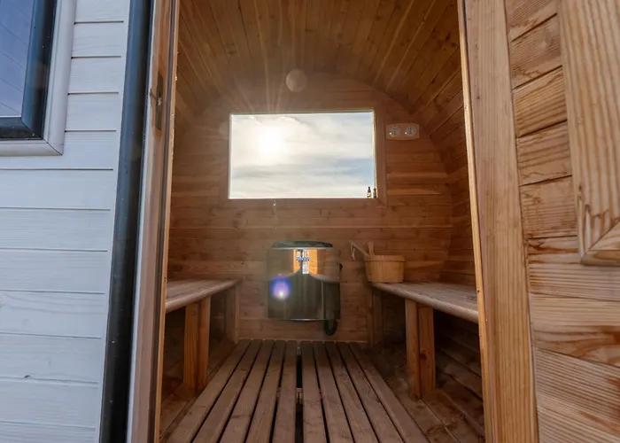 в 12 и 5 Nyaraló *